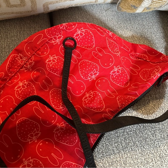 Baggu x Miffy Medium Crescent - Picture 5 of 6